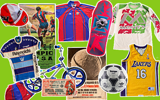 Ropa deportiva vintage de fútbol, ciclismo, skate y baloncesto, con objetos antiguos como entradas, carteles y bicicletas BMX.