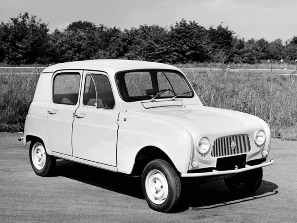 Renault 4 de primera serie con parrilla simple